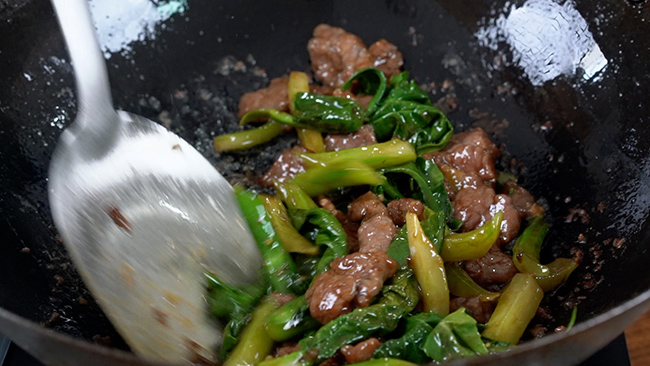 beef and Chinese broccoli|chinasichuanfood.com