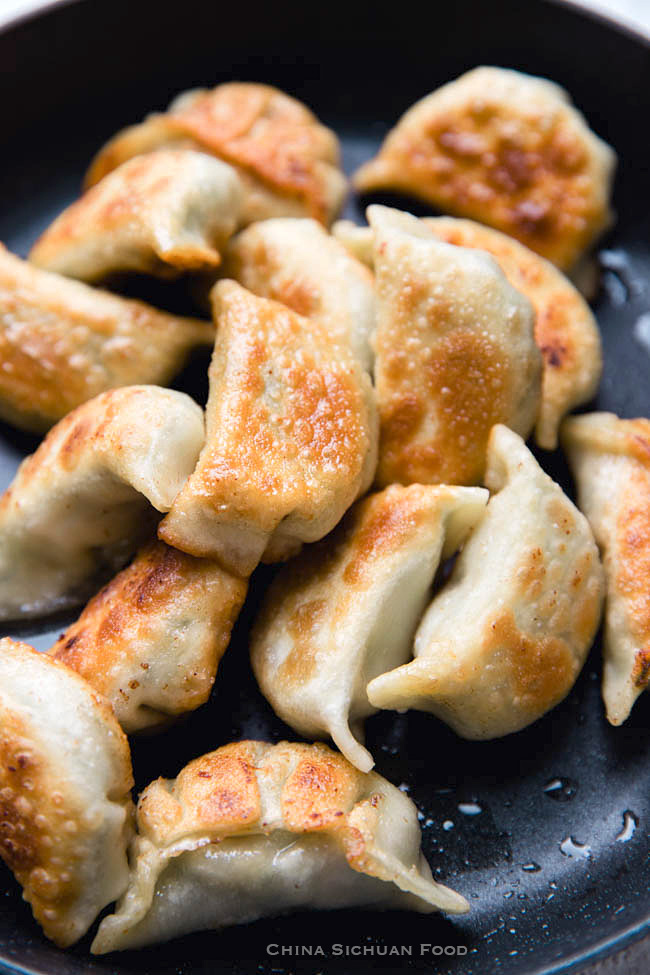 Chinese chive potstickers|chinasichuanfood.com