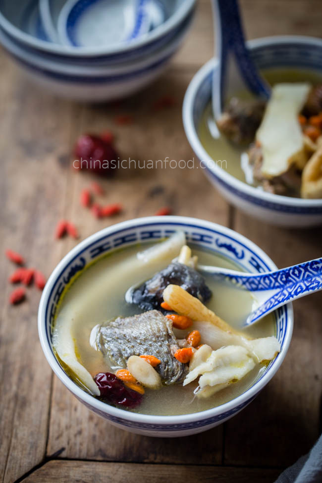 herbal chicken soup| chinasichuanfood.com