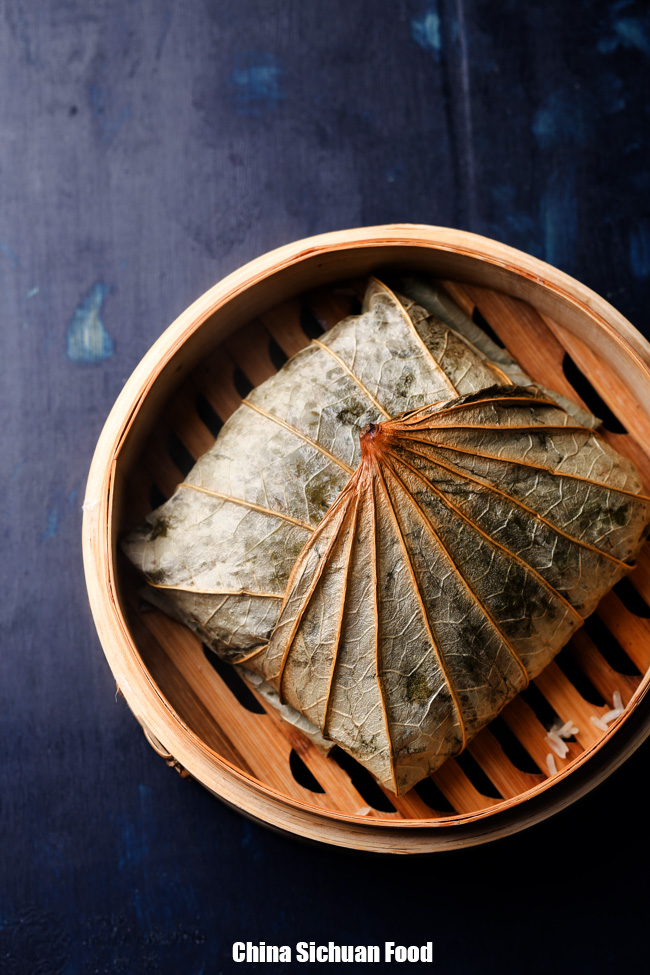 Lo Mai Gai (Steamed Sticky Rice in Lotus Leaf)