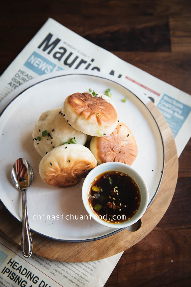 Shengjian- Chinese Pan-fried pork buns|chinasichuanfood.com
