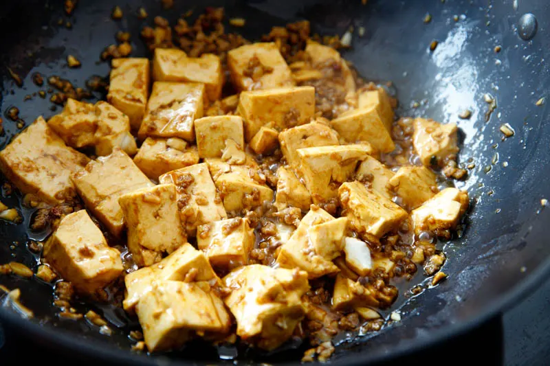 braised tofu with minced pork|chinasichuanfood.com