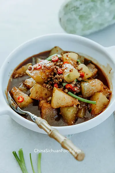 braised winter melon with minced pork|chinasichuanfood.com